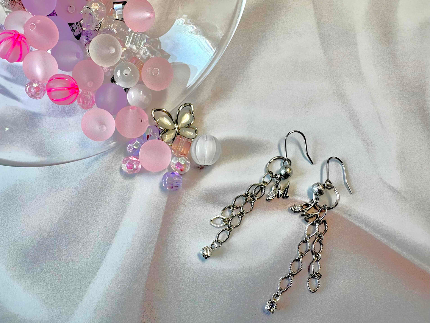 イニシャルチェーンピアス