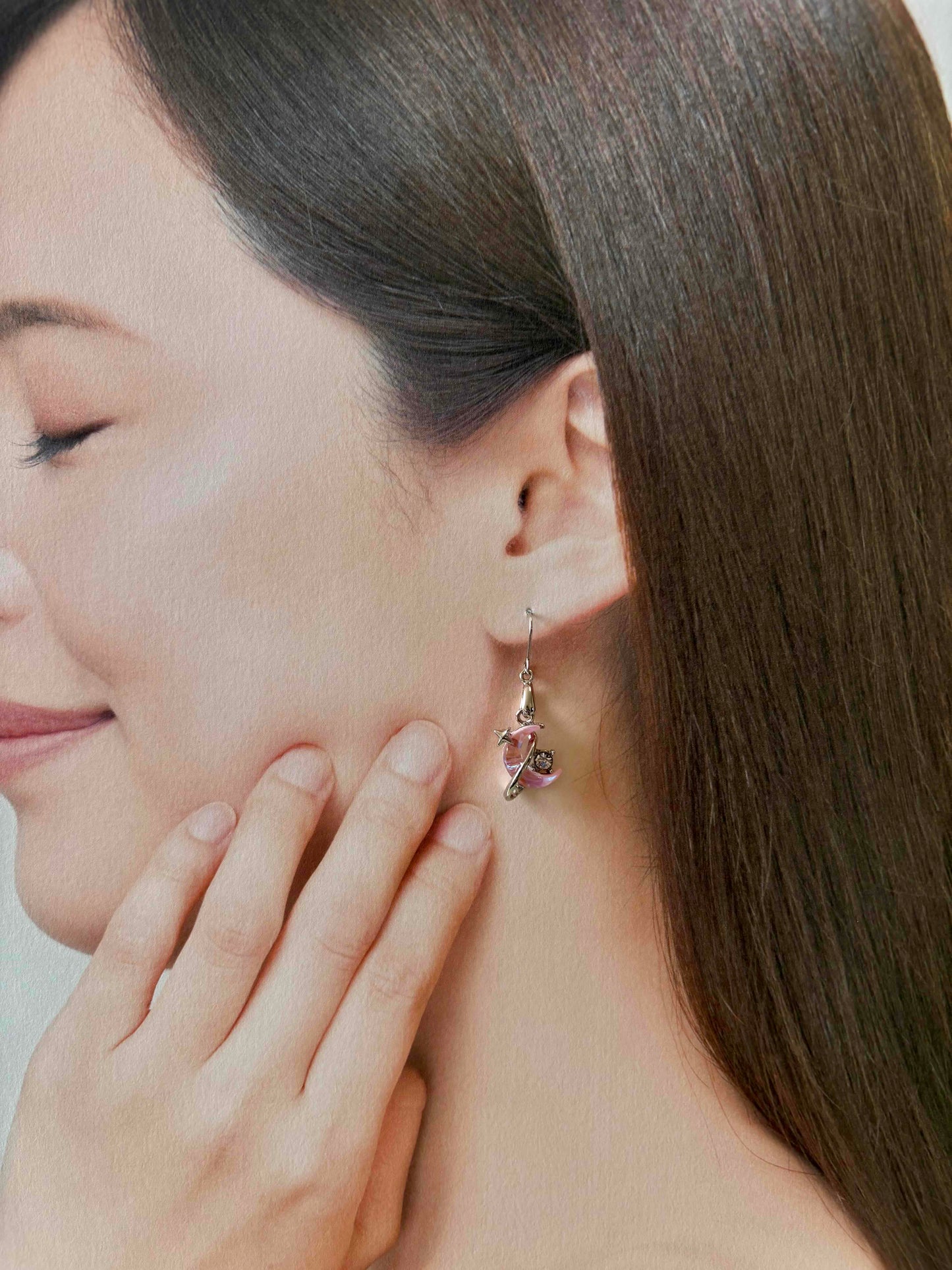 ピンクムーンピアス