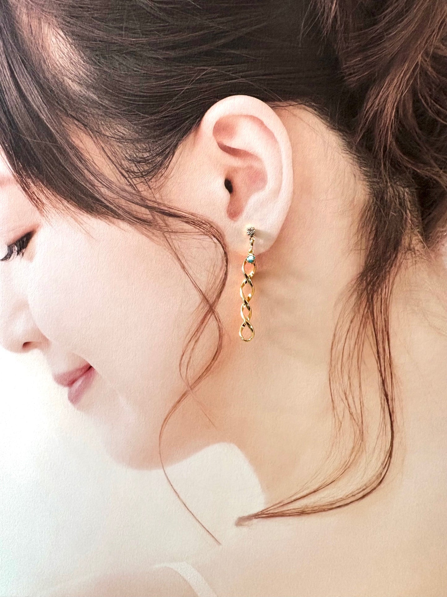 ウネウネピアス